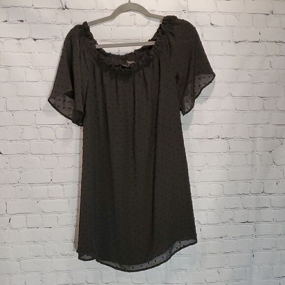 Sweet Wanderer black embossed elastic collar tunic top - Picture 1 of 6